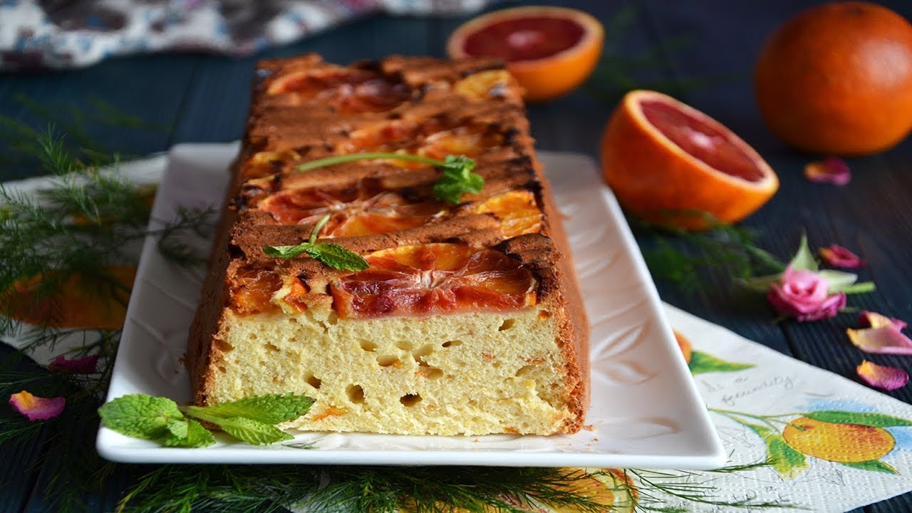 Punainen appelsiinikakku ja punainen appelsiinikreemi