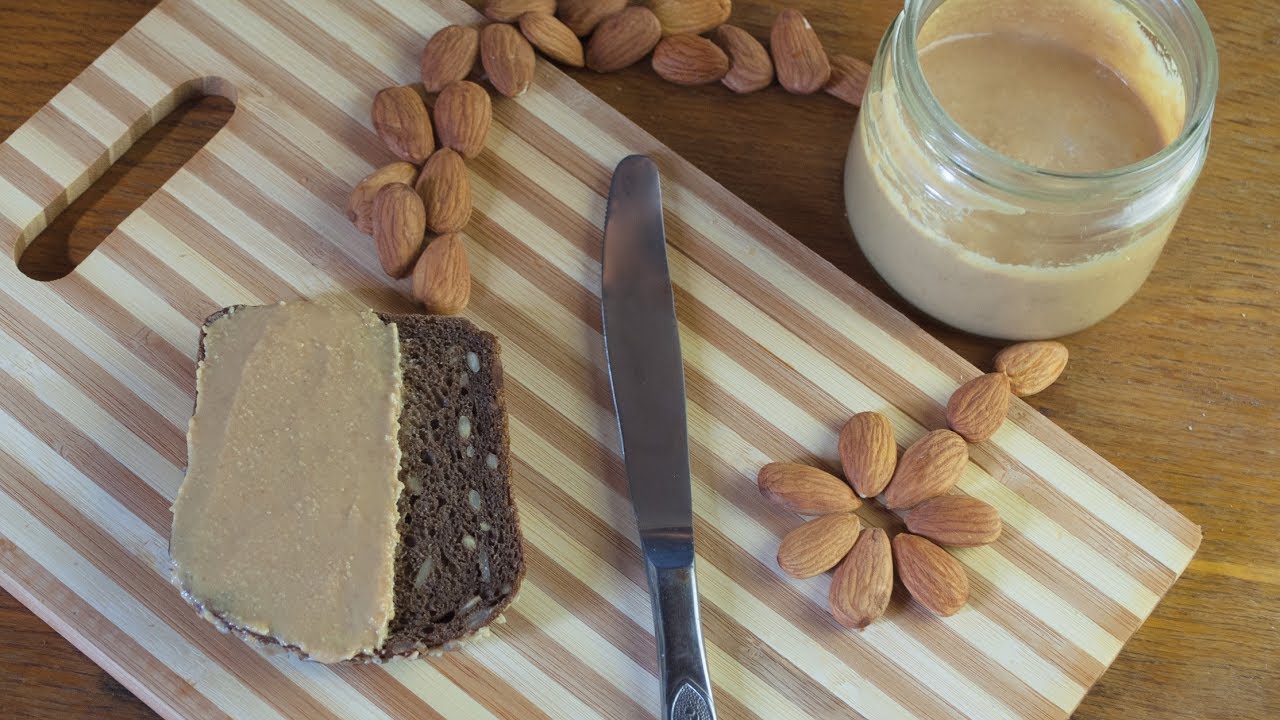 Tätä tahnaa voi syödä lusikalla tai lisätä kahviin. Se tukee sydämen, luiden ja ihon terveyttä sekä lisää energian tasoa.