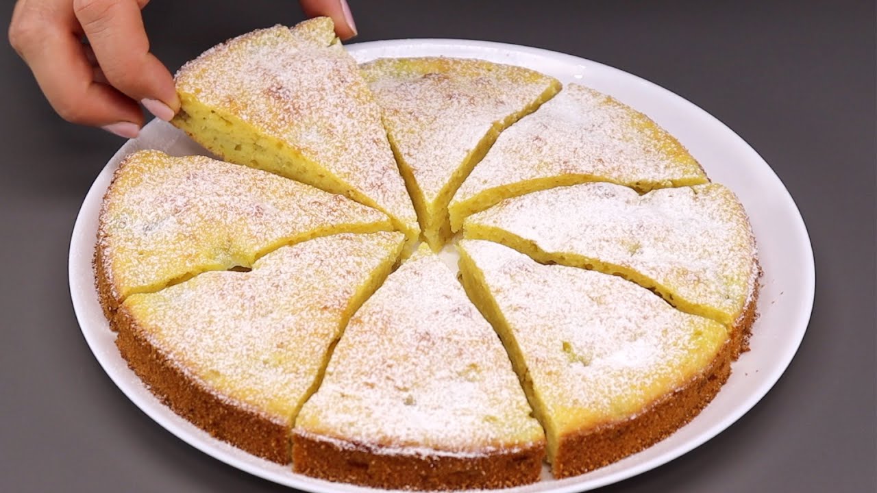 Kolme yhdessä -kakku uudenvuodeksi: murotaikina, kermakastike ja ilmava marenki – suosikkini kaikkiin juhliin