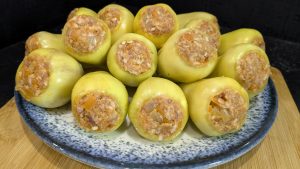 Lihalla täytetyt paprikat