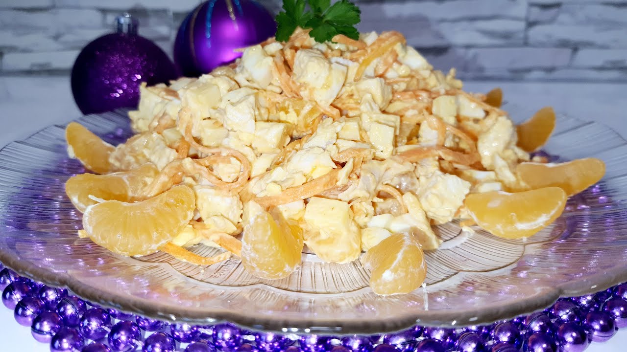 Tämä salaatti todistaa, että selleri on herkullista myös raakana!