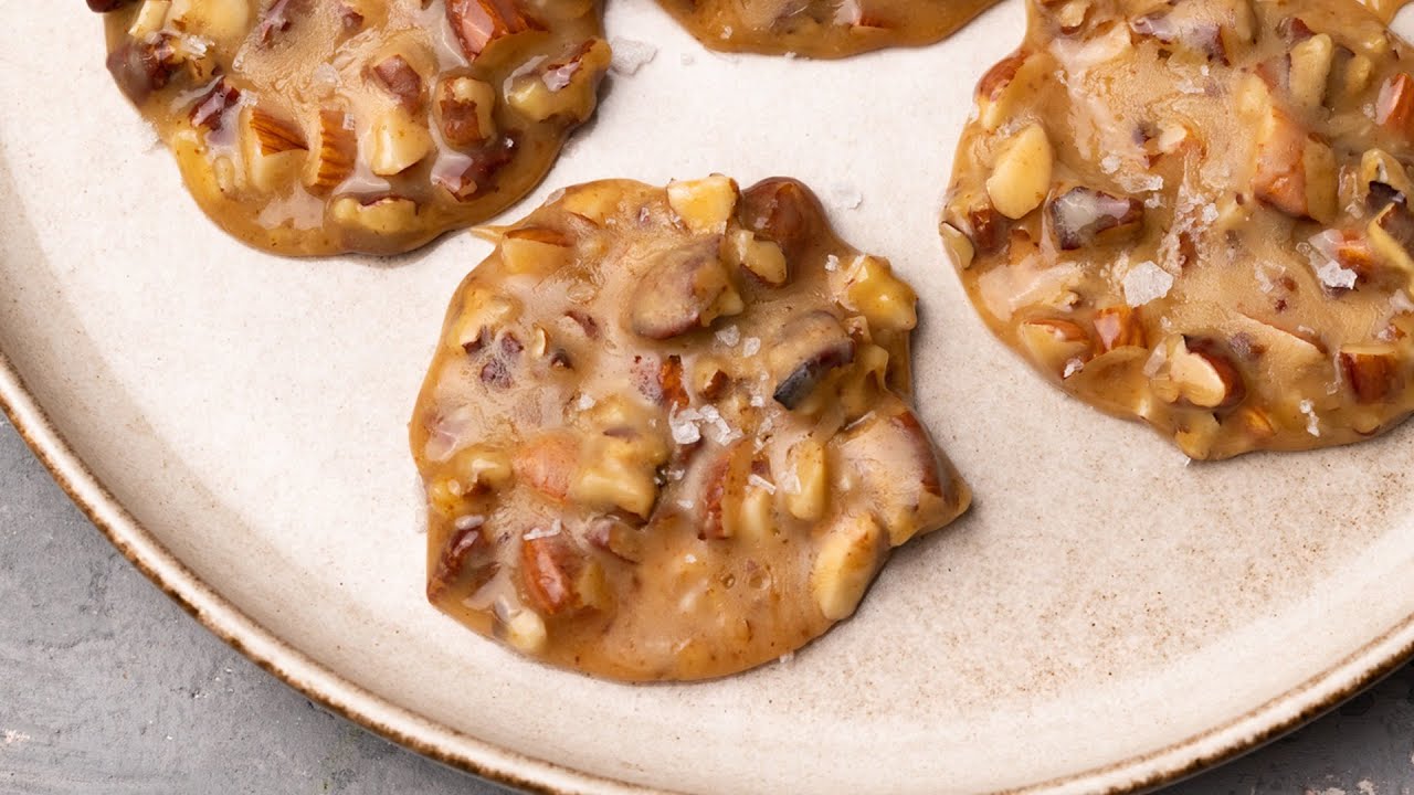 En osta praliineja kaupasta. Teen ne itse kotona, terveellisemmässä versiossa ilman sokeria.