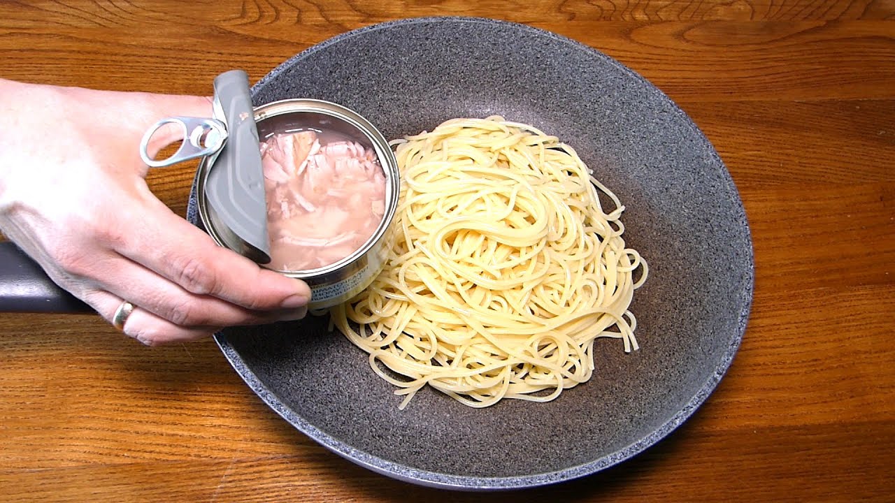 Tonnikalapasta ilman majoneesia, valmistuu 3 minuutissa. Nopea, helppo ja proteiinipitoinen.