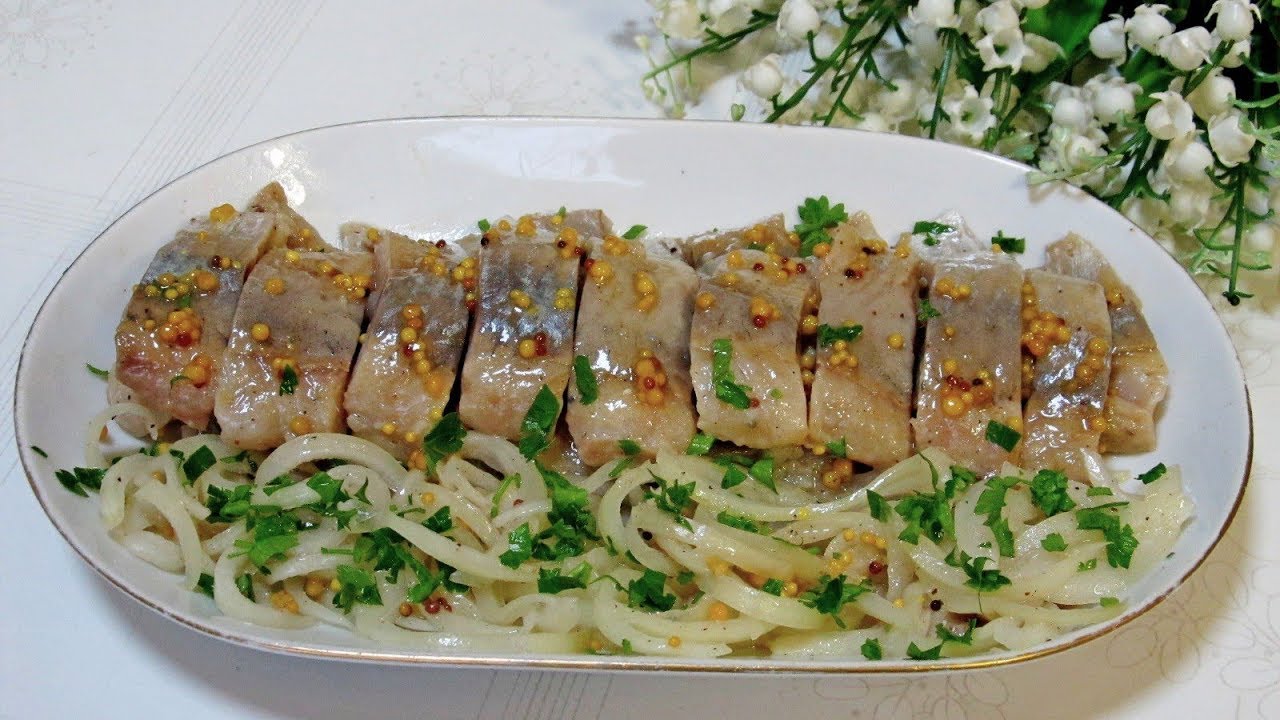 Kashubian tapaan valmistettu silli ja herkkusienet – täydellinen alkupala jouluaattona (valmistakaa se edellisenä päivänä).