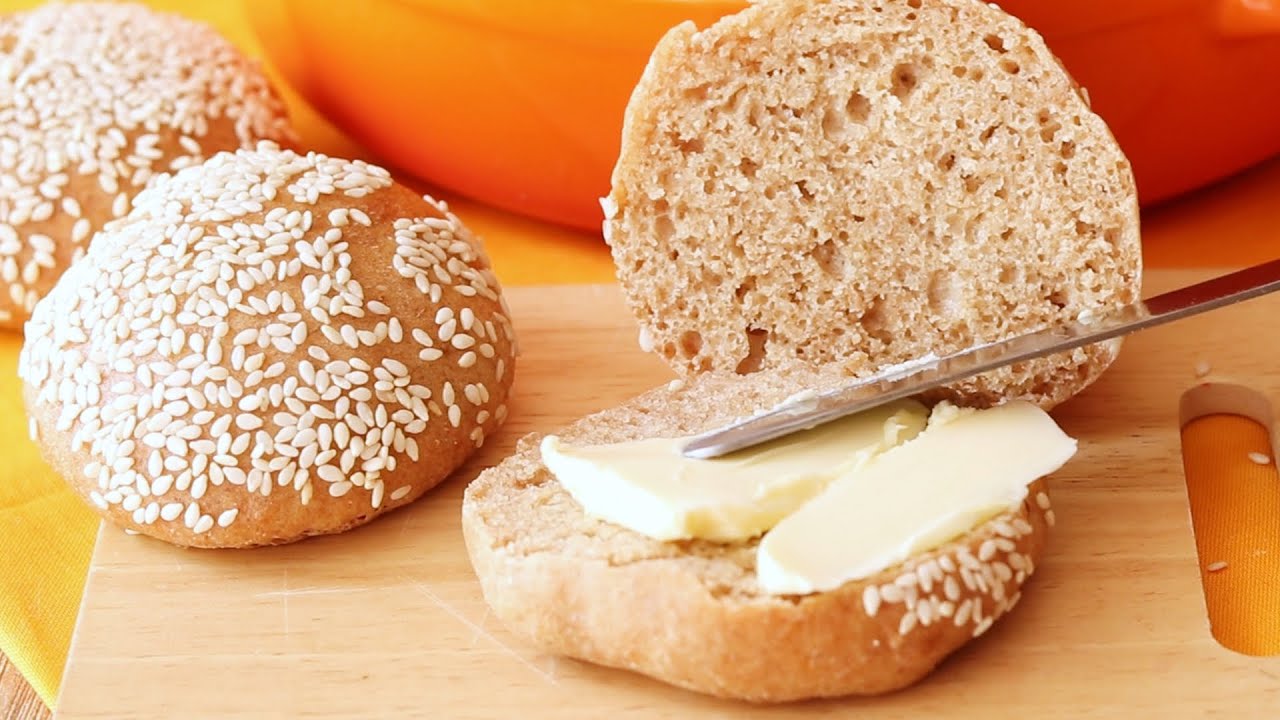 Friteerattua kaurapuuroleipää ja tuorejuustoa: aamiainen alle 30 minuutissa.