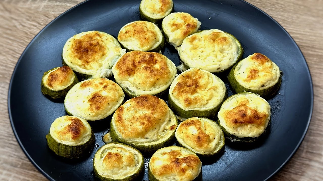 Tämän päivän resepti: uunissa paistetut kesäkurpitsat ricotta-juustolla, hunajalla ja saksanpähkinöillä.