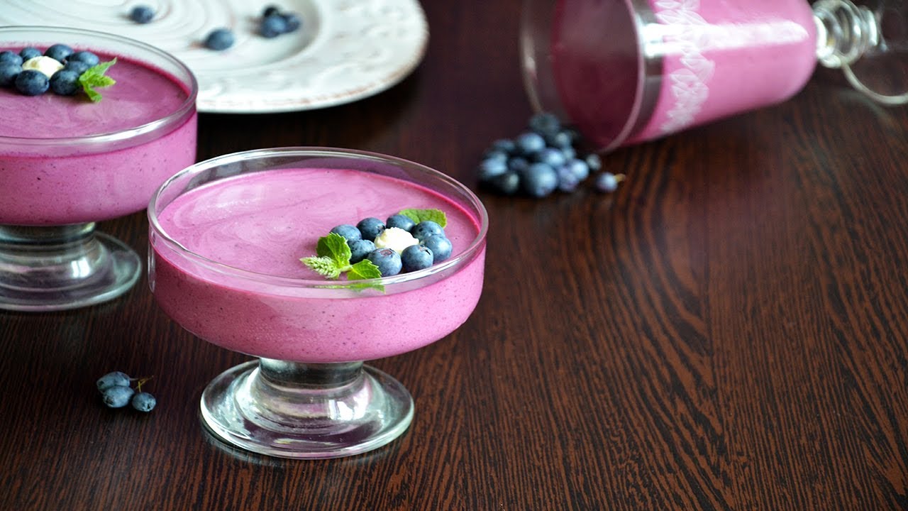 Hibiscus- ja mustikkajelly ilman sokeria – sopii erinomaisesti aamiaisen kalorimäärän pitämiseen kurissa.