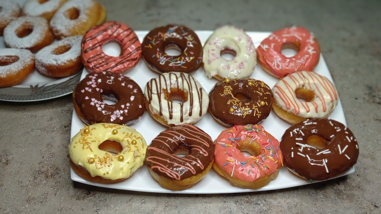 Flan-donitsit ovat ihanteellinen makea herkku kahvin tai teen kanssa.