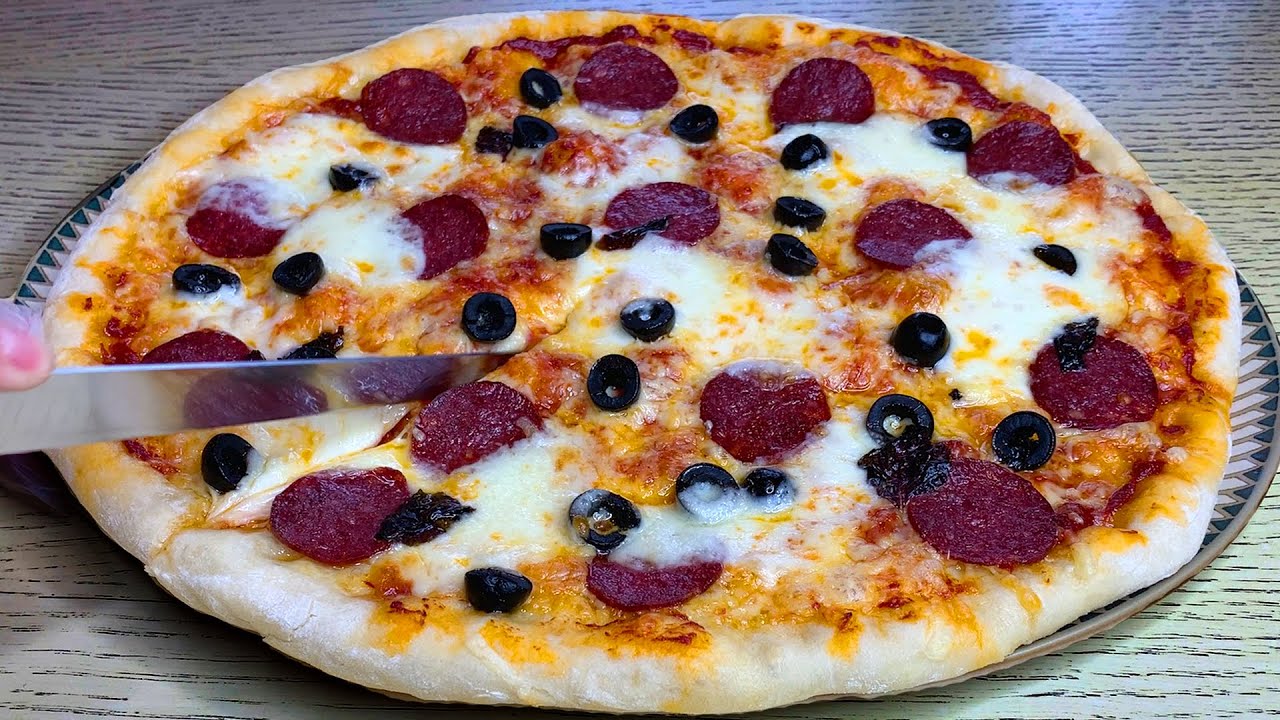 Aito italialaisen pizzan taikinan resepti: seitsemän salaisuutta, jotka sinun tulisi tietää.