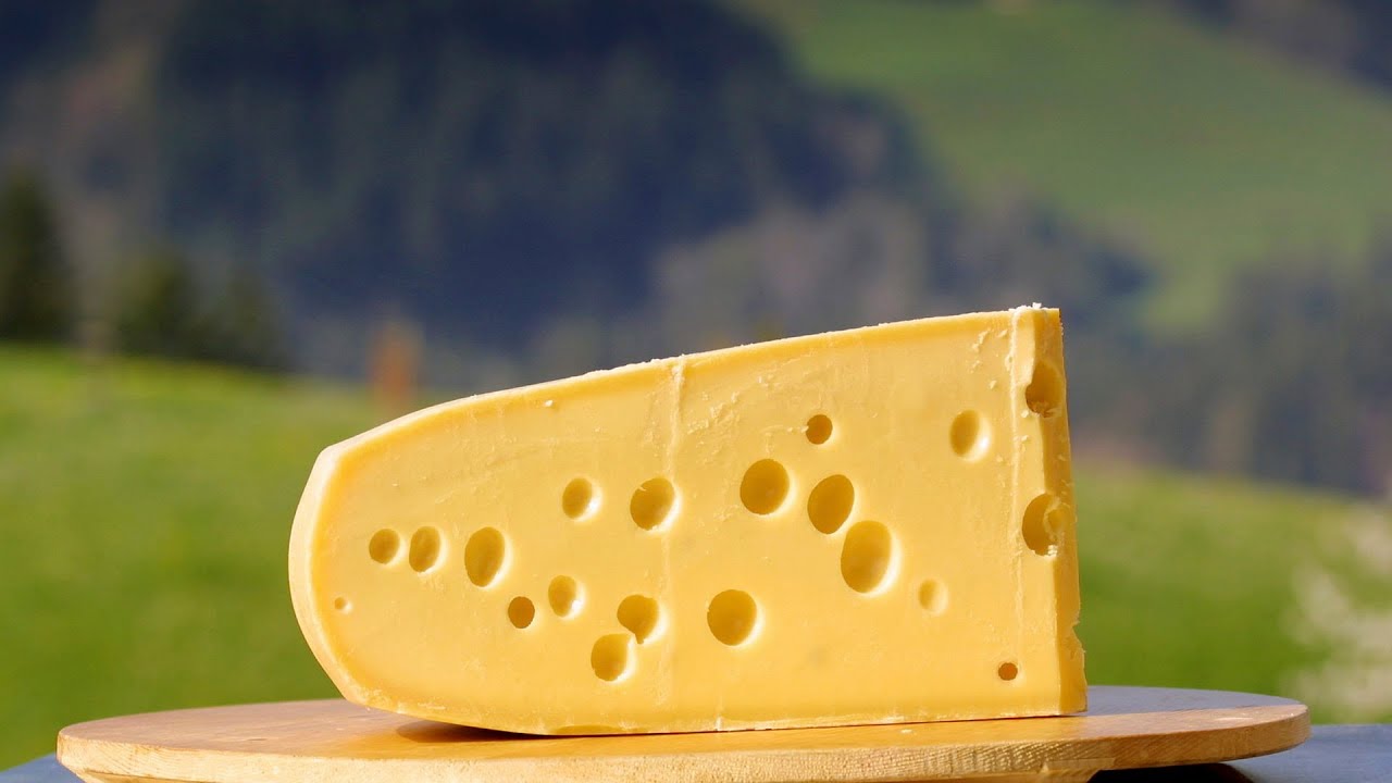 Jos syöt keltaista juustoa, valitse tämä. Se on miedon pähkinäinen, vähäsuolainen ja proteiinipitoinen.