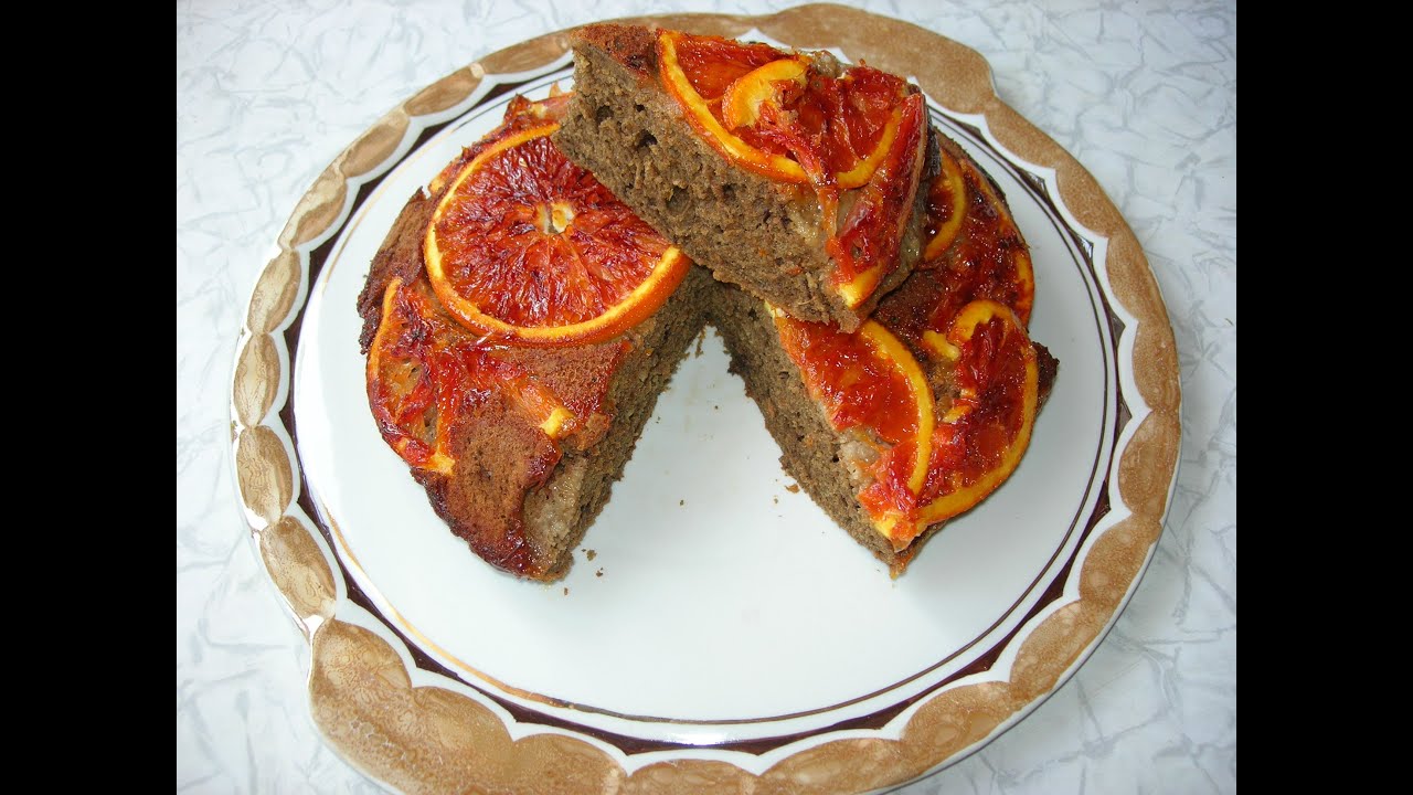 Punainen appelsiinikakku ja punainen appelsiinikreemi