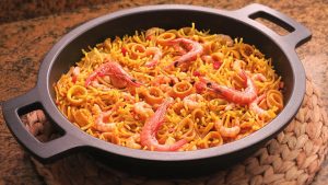 Fideua del señor es täysipainoinen, terveellinen ja helppo valmistaa ruokalaji.