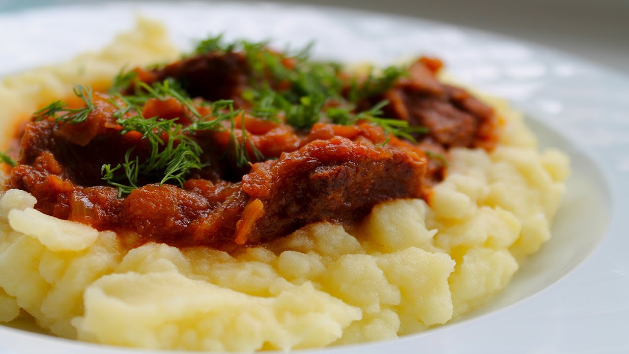 Lisää se goulashiin jauhojen ja kerman sijaan. Se sakeutuu välittömästi ja parantaa makua.