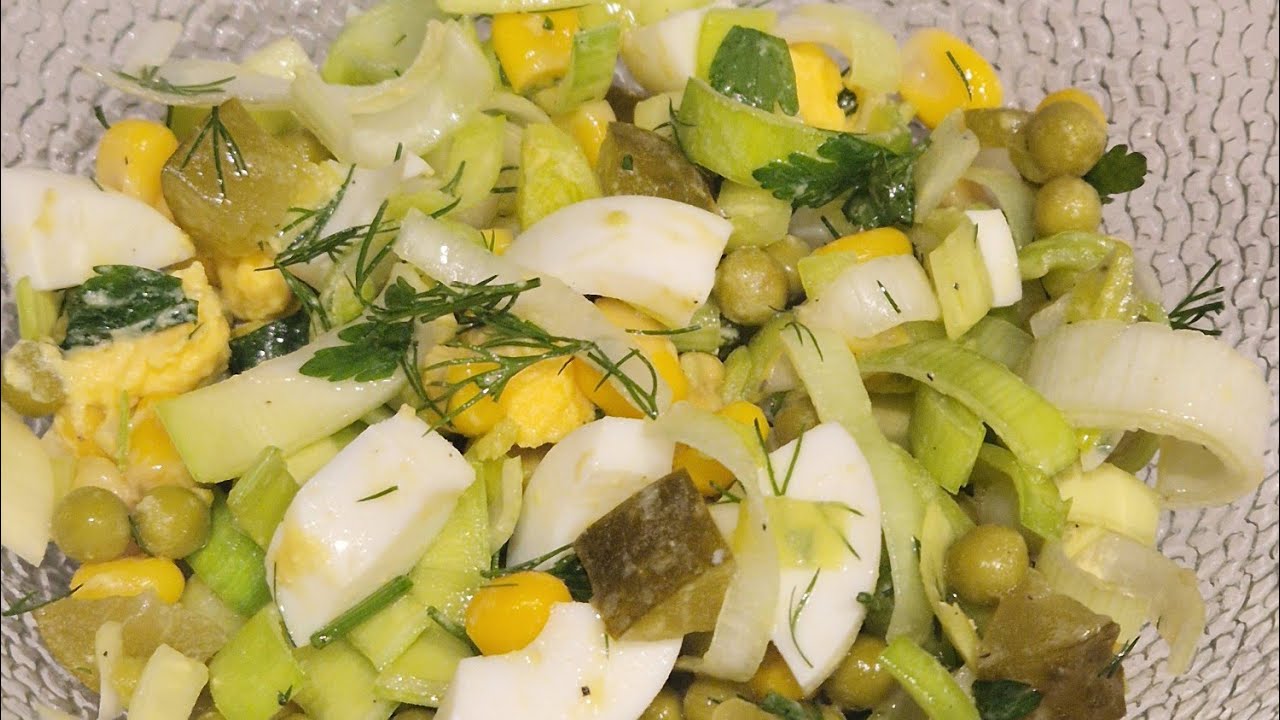 Yksinkertainen salaatti purjoista