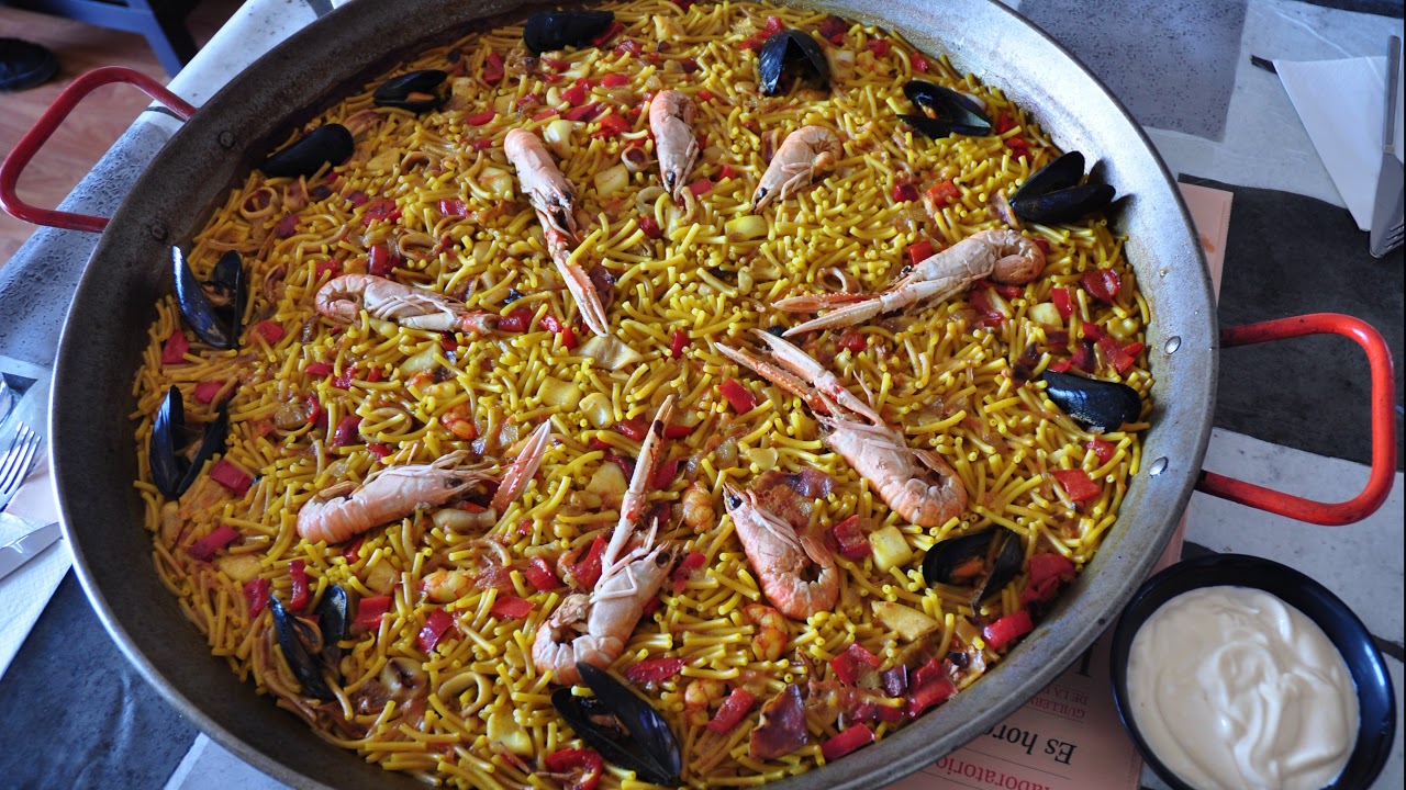 Fideua del señor es täysipainoinen, terveellinen ja helppo valmistaa ruokalaji.