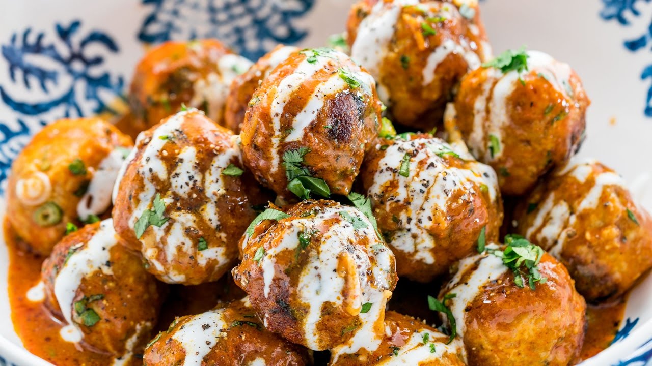 Kananlihamykyjä curryssa: kahden klassisen ruokalajin yhdistelmä yhdessä reseptissä.