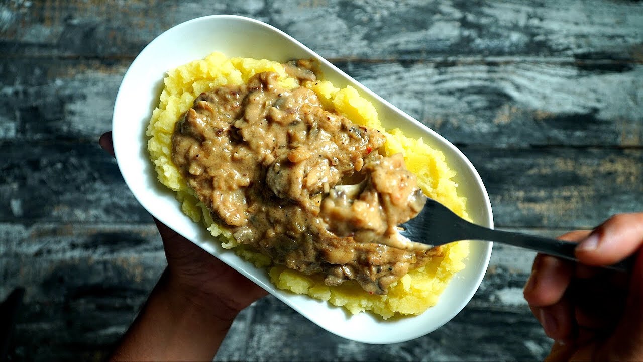 Sienistrogonoffin resepti – täyttävä pata, jossa on erittäin kermainen kastike.