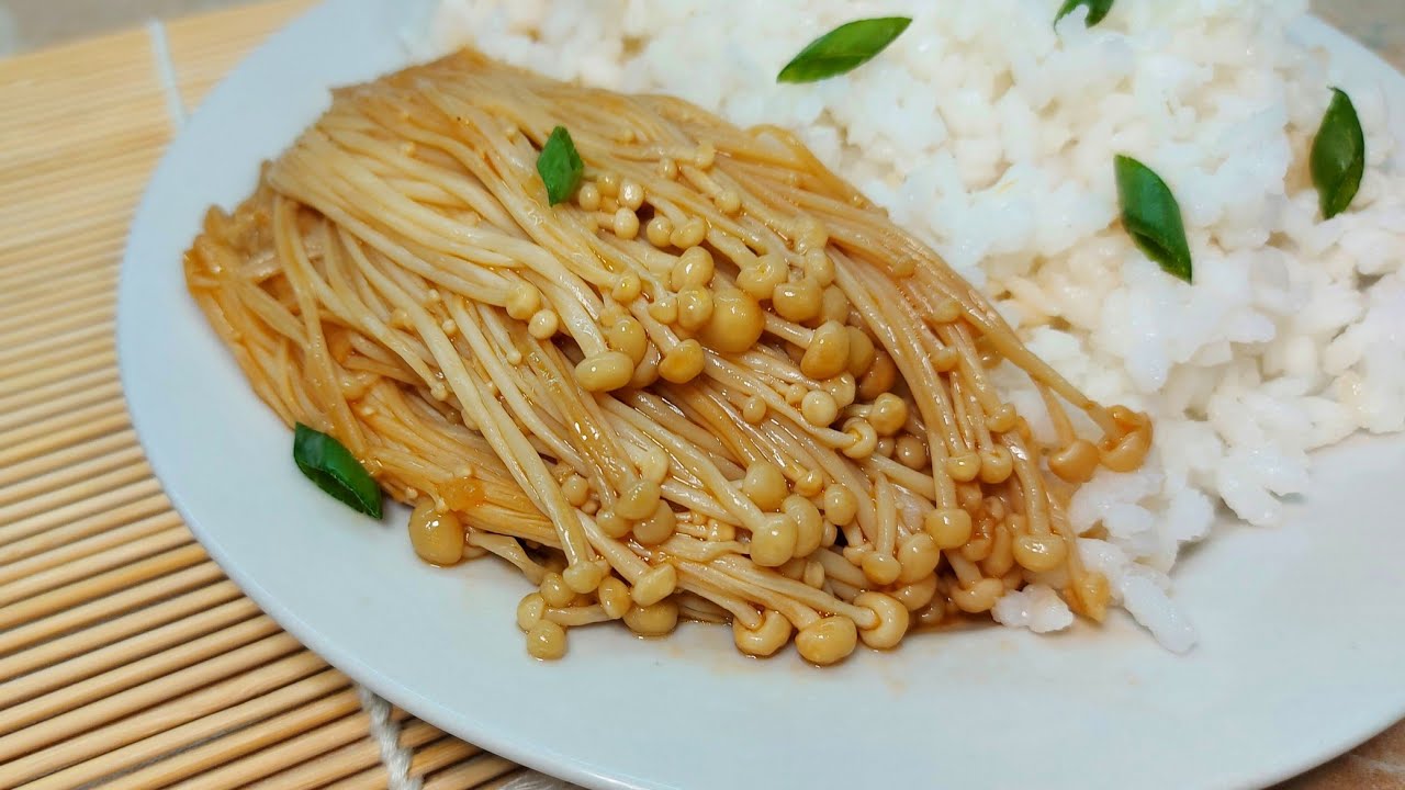 Tempura-sienet, truffelimajoneesilla maustetut.