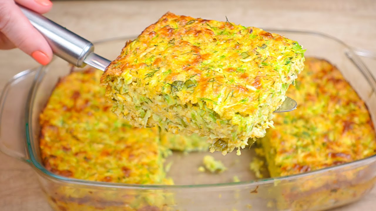 Zucchini-milfey uunissa: helppo, kermainen resepti, joka valmistuu muutamassa vaiheessa.