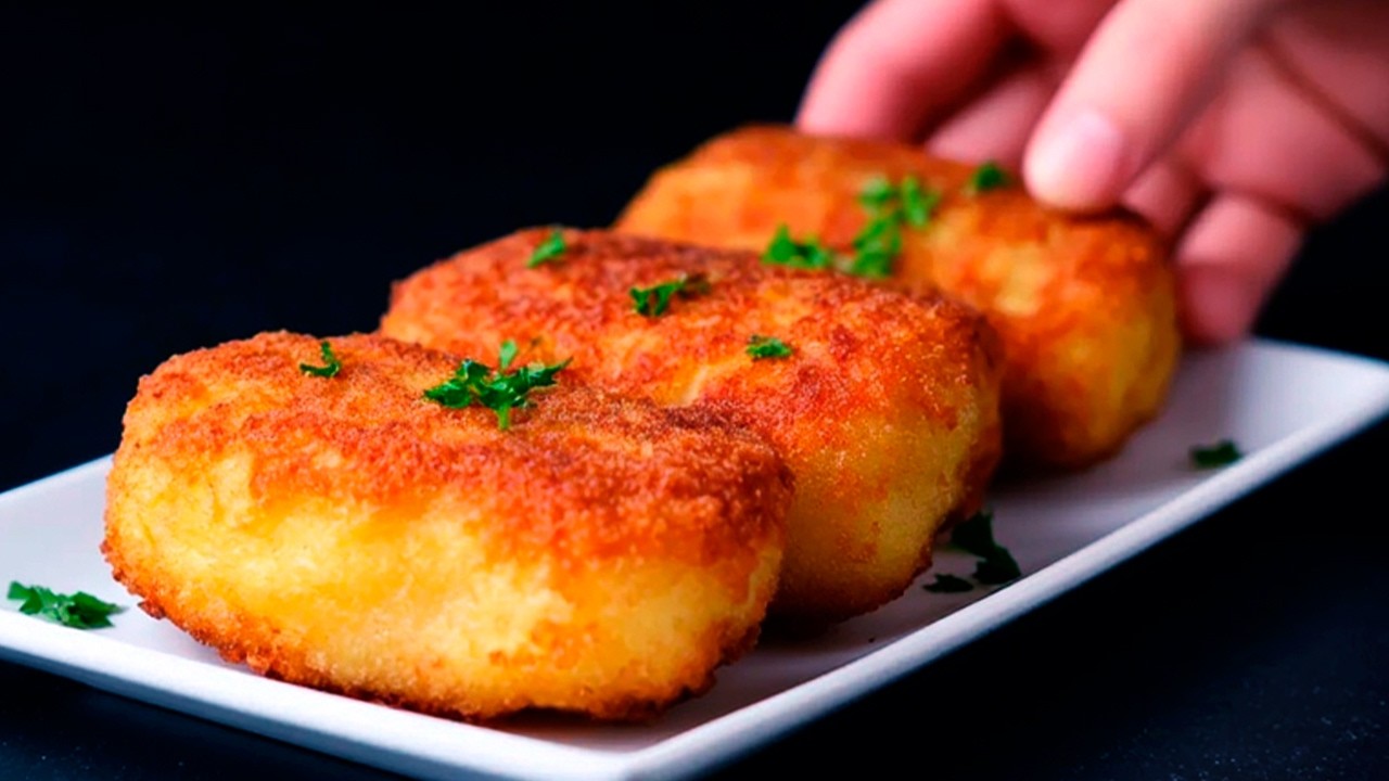 Milanolaiset perunat: kuinka valmistaa ruokalaji, joka yhdistää kahden maailman parhaat puolet.