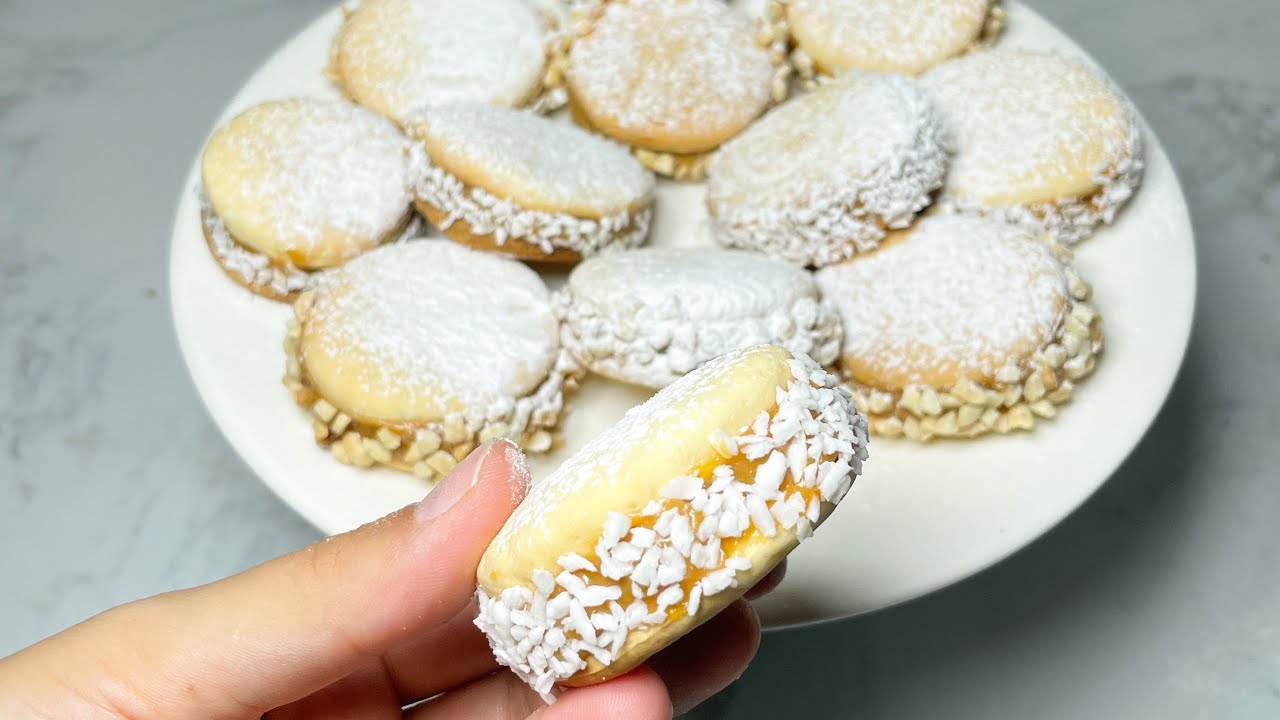 Kuinka valmistaa gluteenittomat alfacores maissitärkkelyksestä: täydellinen resepti uudenvuoden juhlapöytään.