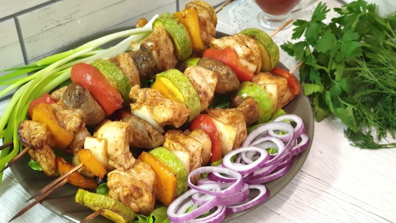 Grillatut vihannesspydit pekonilla – uskomattoman mehukkaat, sitruunamarinoidut.