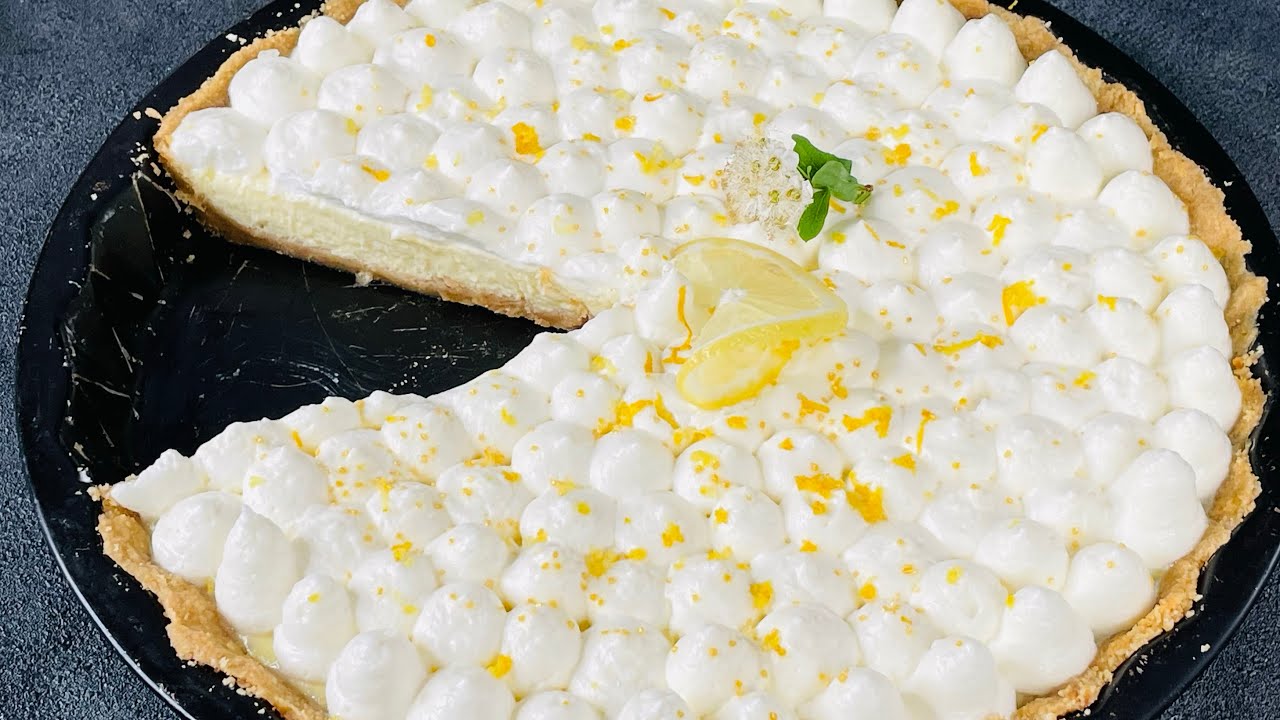 Ilman paistamista: kuinka valmistaa yksinkertainen, kermainen sitruunajuustokakku pienestä määrästä ainesosia.