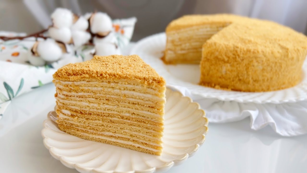 Karamellimakuinen hunajakakku on nyt kirkkaampi ja mehevämpi: hunajaa ja soodaa kuumennettiin, ja kakkujen maku muuttui täyteläiseksi hunajaksi.