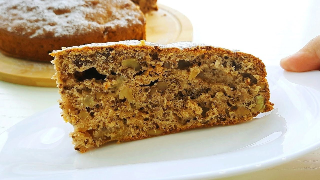 Pähkinäkakku vaniljakastikkeella