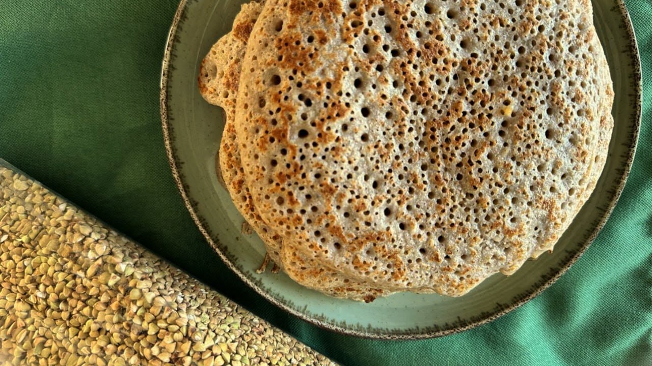 Pannukakkuja keliakikoille: helppo ja gluteeniton resepti makealle tai suolaiselle vaihtoehdolle.