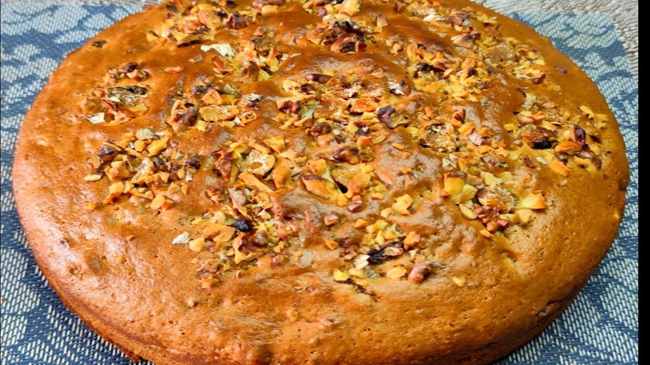 Pähkinäkakku vaniljakastikkeella