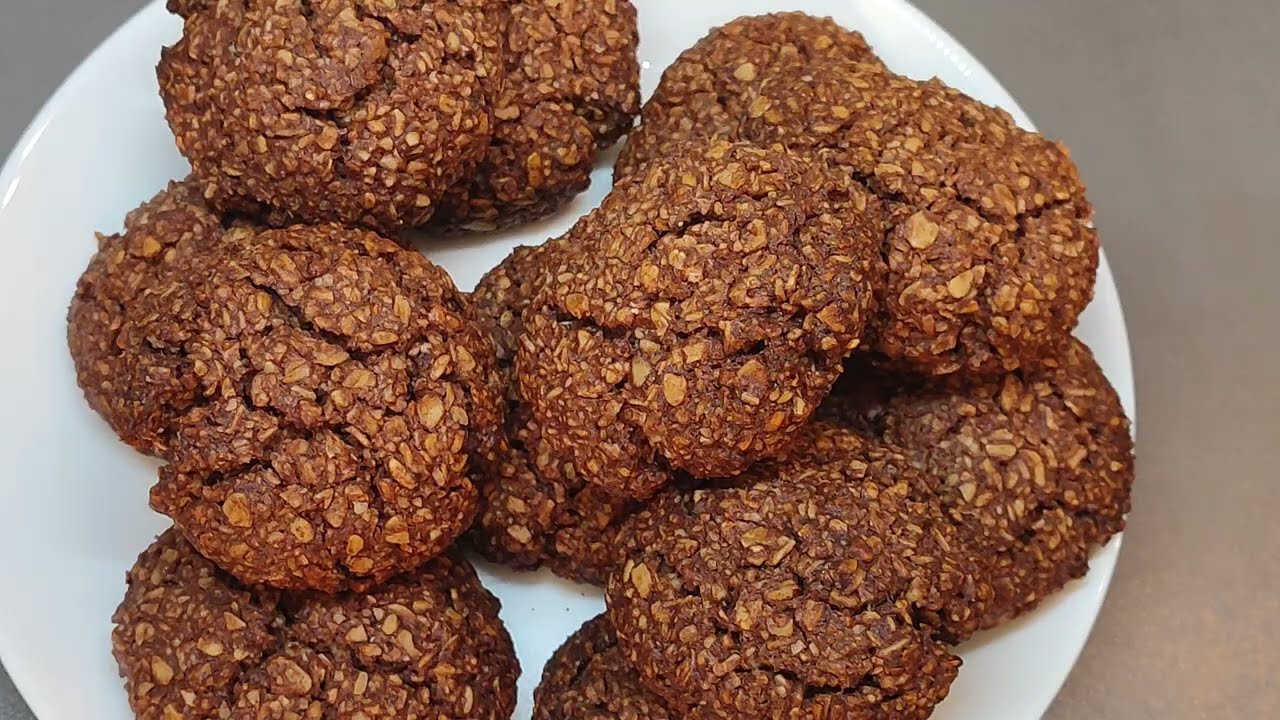 Syön näitä kaurakeksejä aamiaiseksi voileipien sijaan. Ne valmistuvat muutamassa minuutissa.