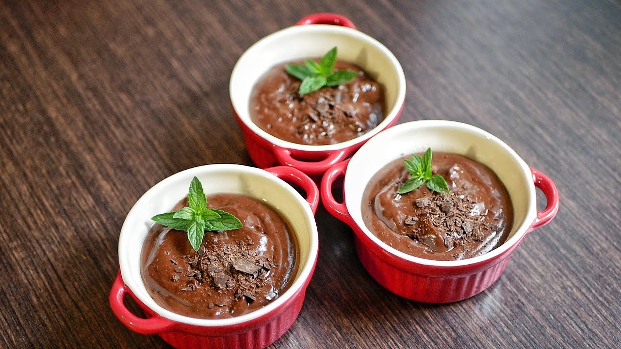 Jauho- ja sokeriton suklaapudding: valmis 30 minuutissa ja lopputulos on ilmava.