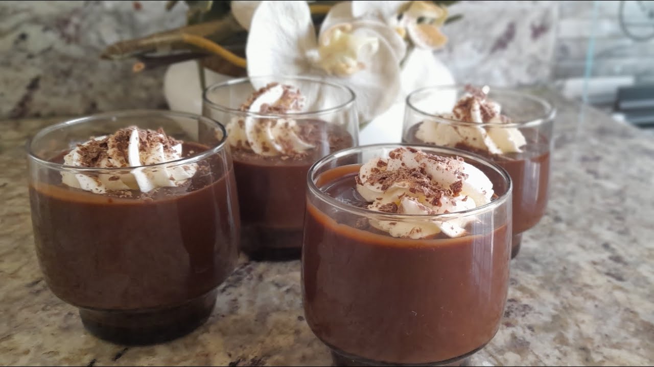 Jauho- ja sokeriton suklaapudding: valmis 30 minuutissa ja lopputulos on ilmava.