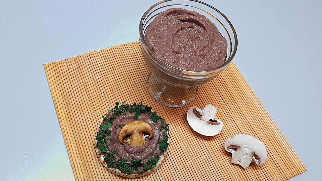 Hienonnan sen tehosekoittimessa ja levitän leivälle. Tämä tahna sopii erinomaisesti aamiaiseksi.