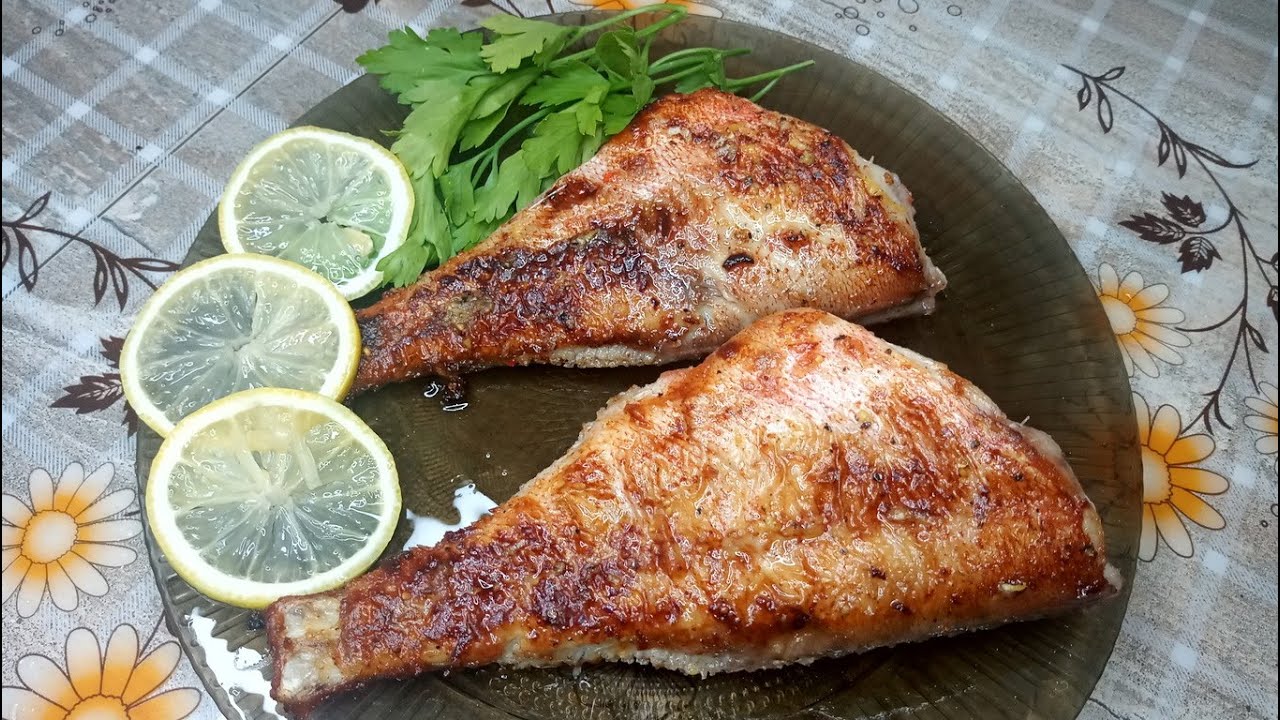 Paistettu meriahven sienikastikkeella.