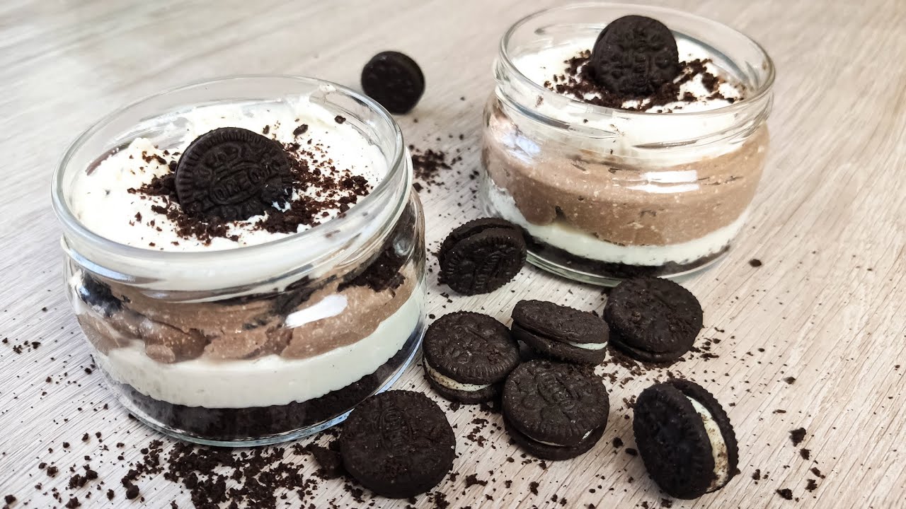 Oreo-kerrostettu jälkiruoka lasissa: pehmeä kuin tiramisu ja valmis 15 minuutissa.