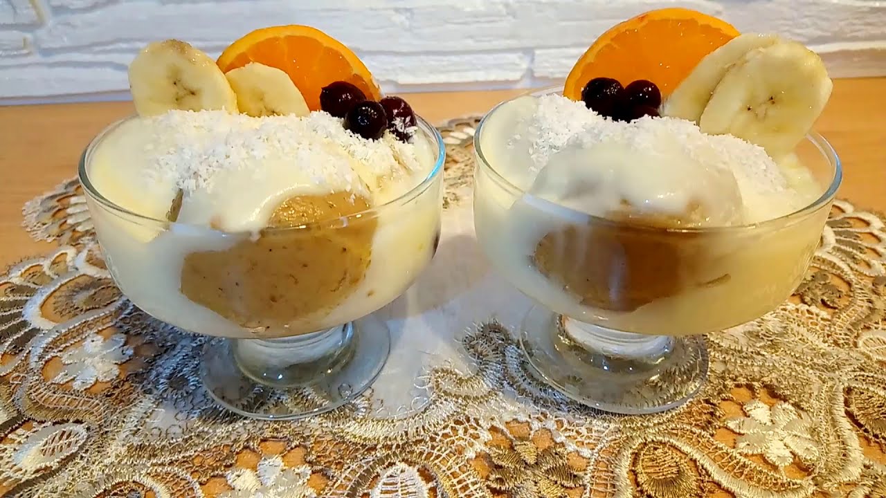 Sokerittomat mini-leivonnaiset ”Kuninkaallinen kakku”, jotka on valmistettu banaaneista ja munista, yllättävät kaikki 6. tammikuuta.