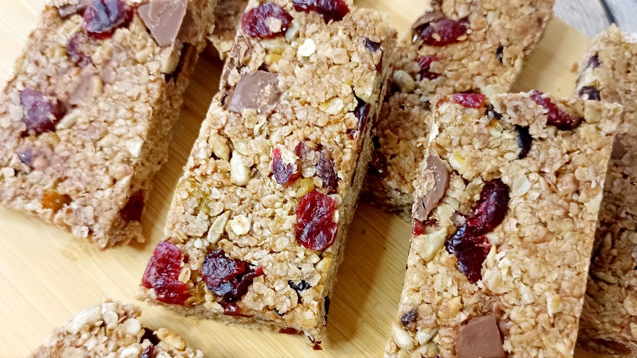 Tuoreet, gluteenittomat ja sokerittomat: miten valmistaa herkullisia mansikka-, vilja- ja suklaapatukoita.