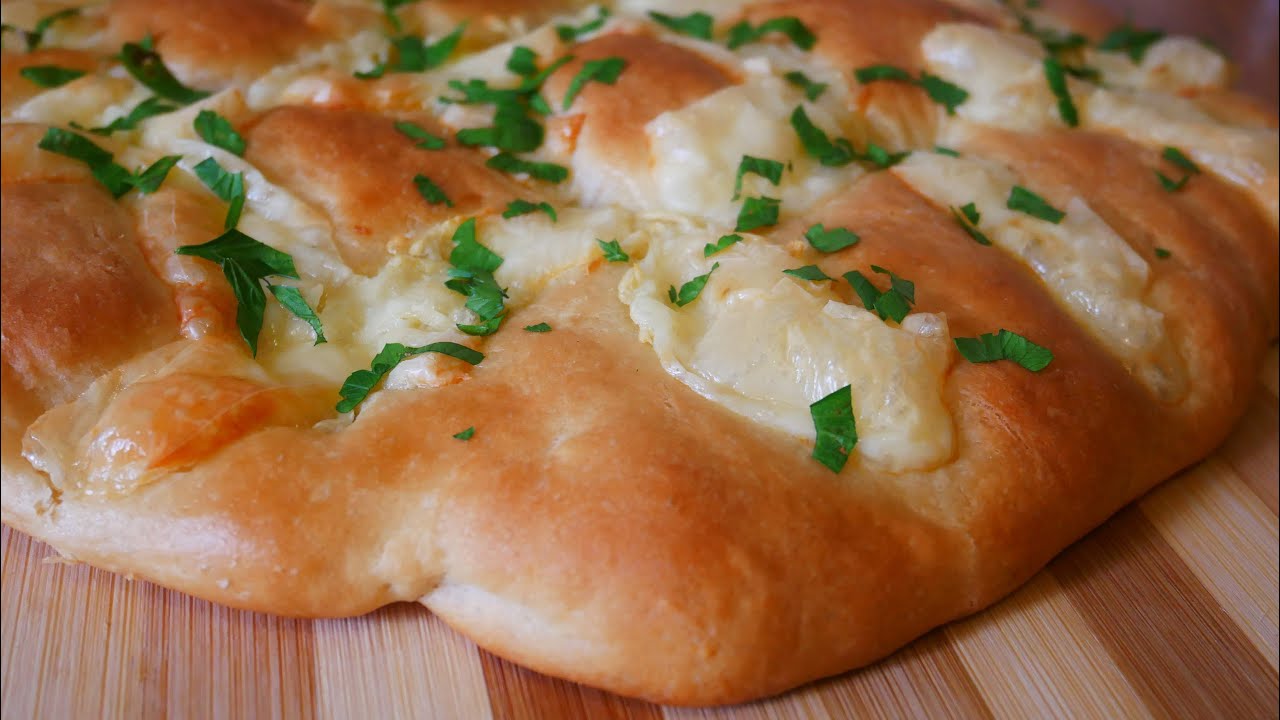 Valkosipulitortilla: helppo ja herkullinen välipala, jota on kätevä syödä käsin.