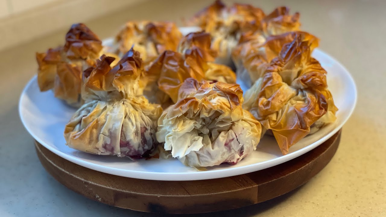 Filo-leivonnaisten ystäville: yksinkertainen ja rapea jälkiruoka, joka valloittaa sydämesi.