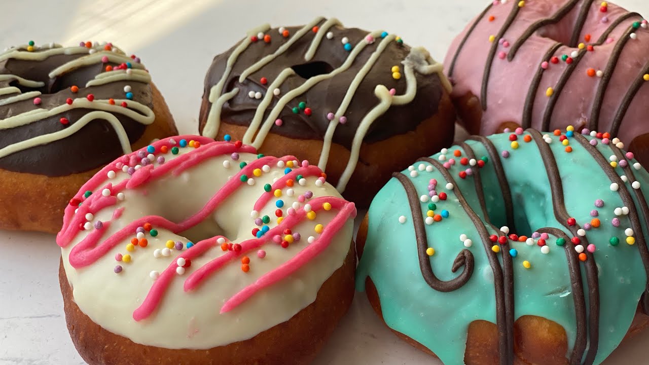 Kuinka monta kaloria on donitsissa? Poistamme kaikki epäilyt kertaheitolla.