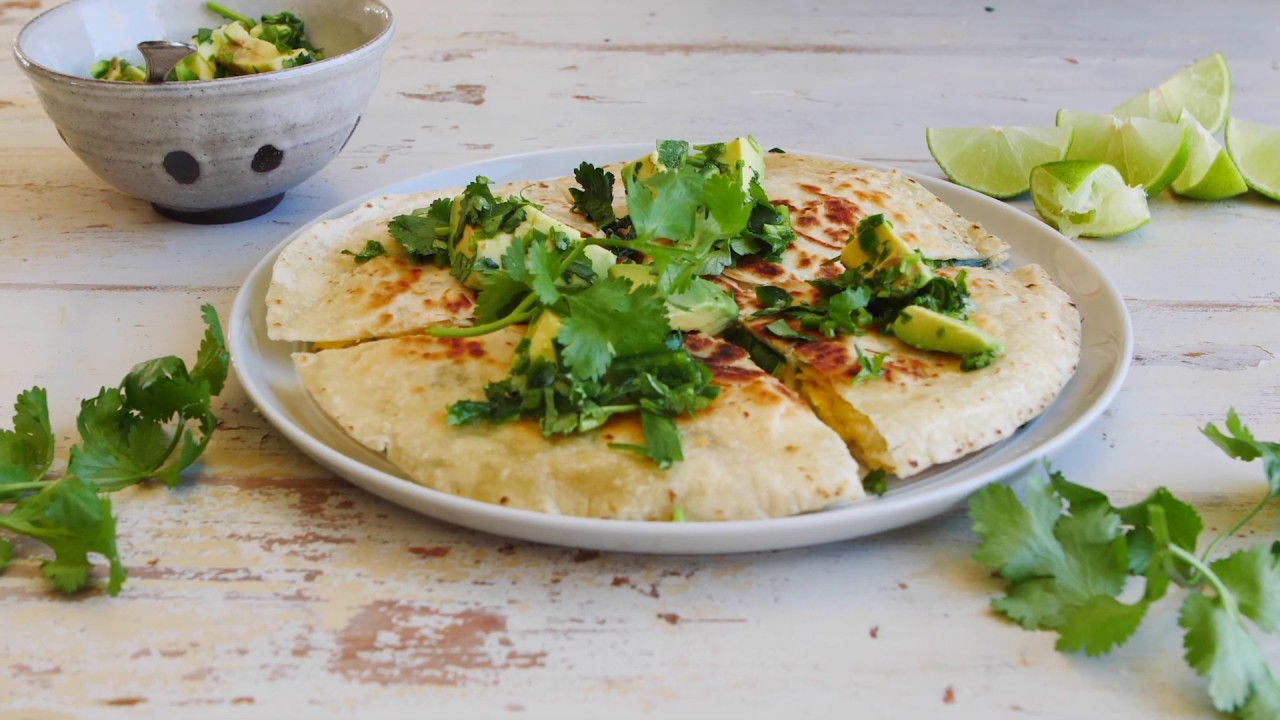 Kuinka valmistaa kaktustortillat ja guacamole hedelmillä.