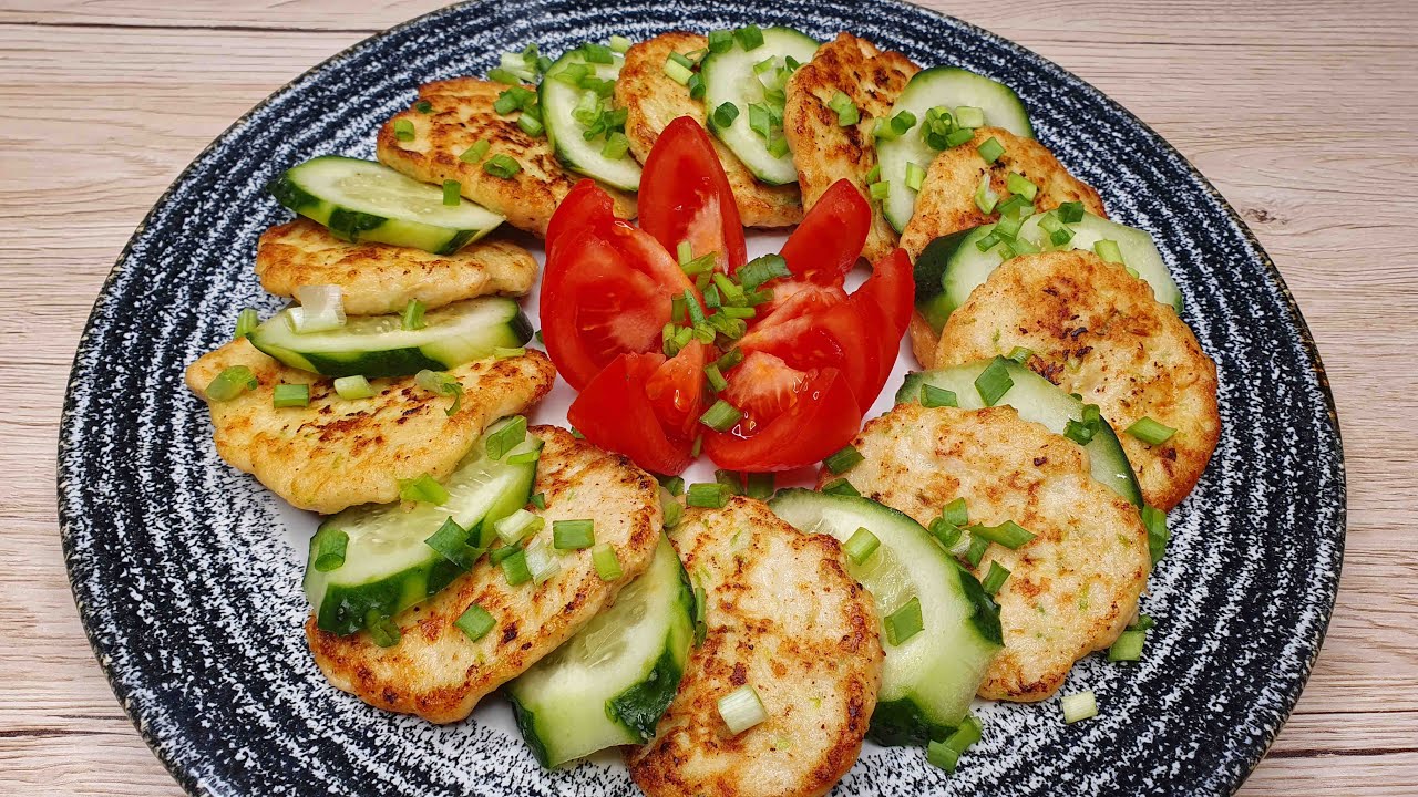 Joka sunnuntai teen kanapannukakkuja. Se on melkein pakollinen ruokalaji illallisella.