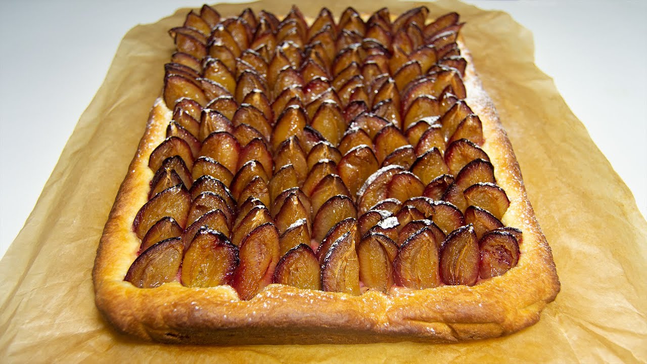 Kermakakku lehtitaikinasta ja grendžaj-luumuista