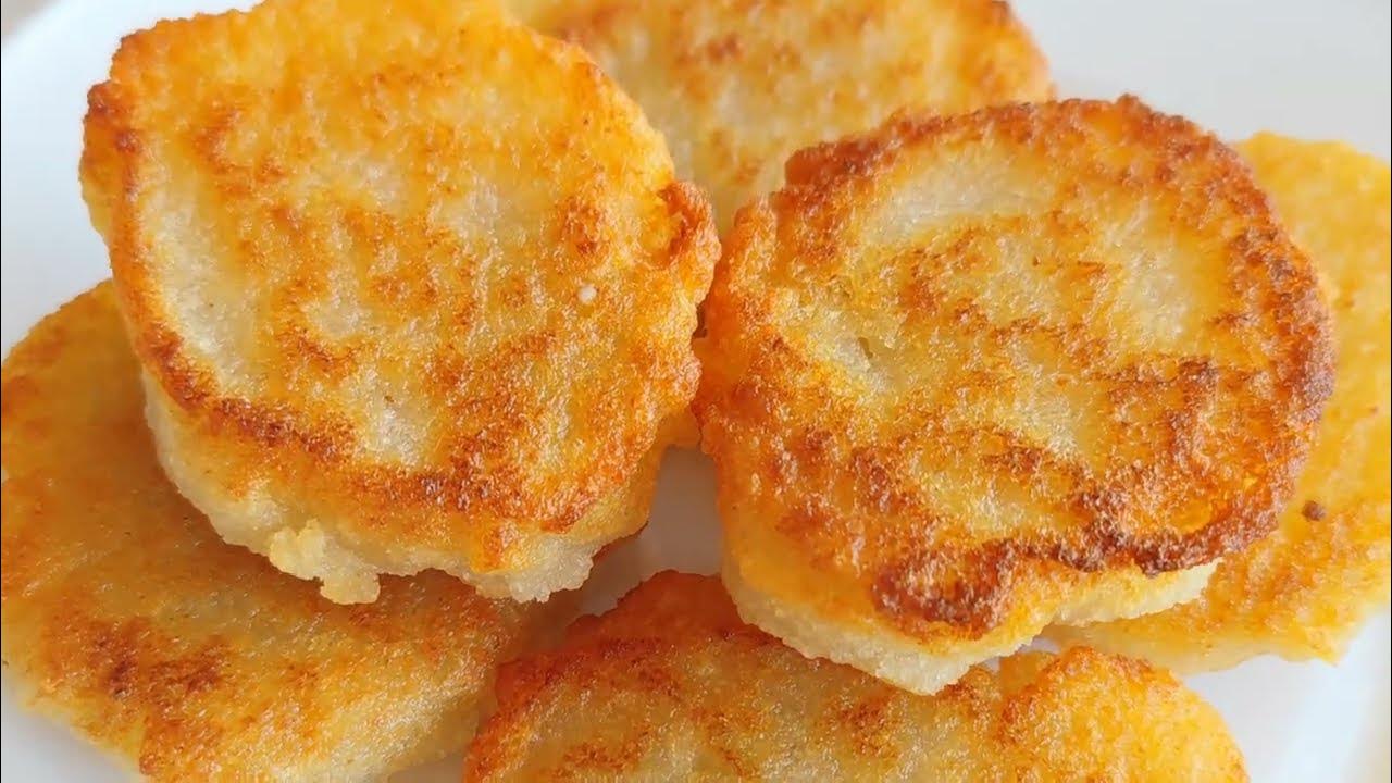 Kaksi yksinkertaista lisäystä, ja perunapannukakut tulevat kuohkeiksi ja rapeiksi. Tämä on niiden paras versio.