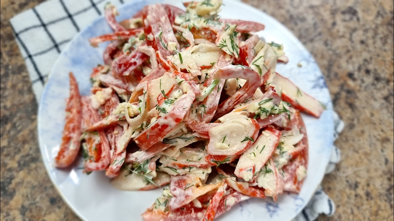 En voi kuvitella karnevaalijuhlia ilman tätä salaattia. Se katoaa pöydältä ensimmäisenä.