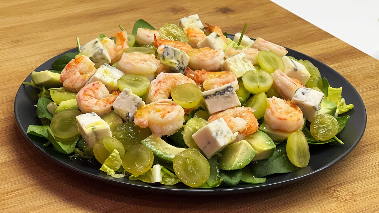 Erittäin hyödyllinen salaatti juhliin. Ihanteellinen ruokalaji karnevaalijuhliin.