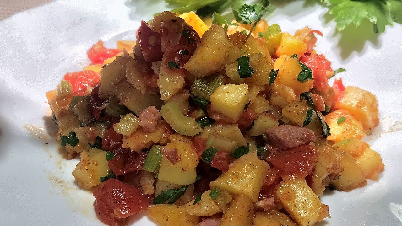 Tänä talvena jatkan tämän täyttävän (edullisen ja erittäin maukkaan) vähäkalorisen ragu-ruoan valmistamista tammikuun vihanneksilla.