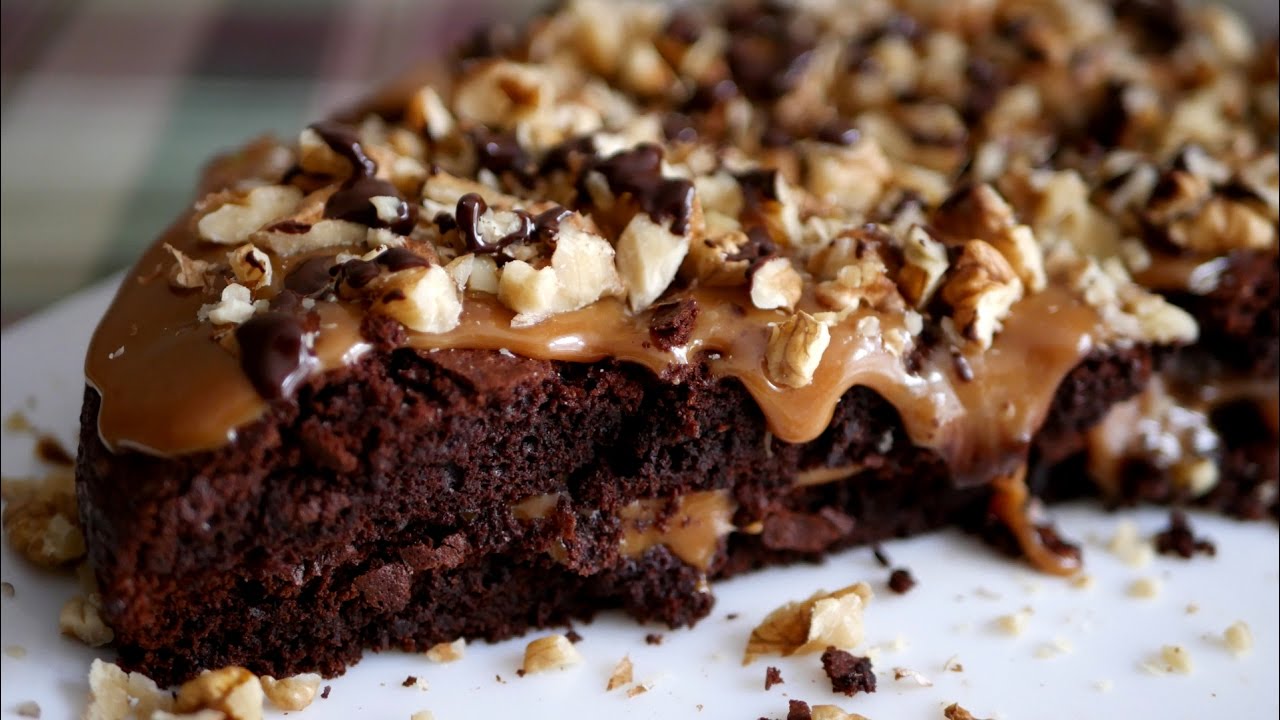 Pähkinä-, appelsiini- ja suklaakakku: uskomattoman mehevä ja valmis 20 minuutissa.